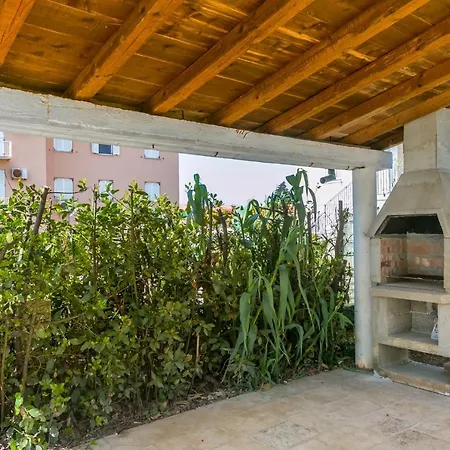 Cuki Bungalow * Μεντουλίν